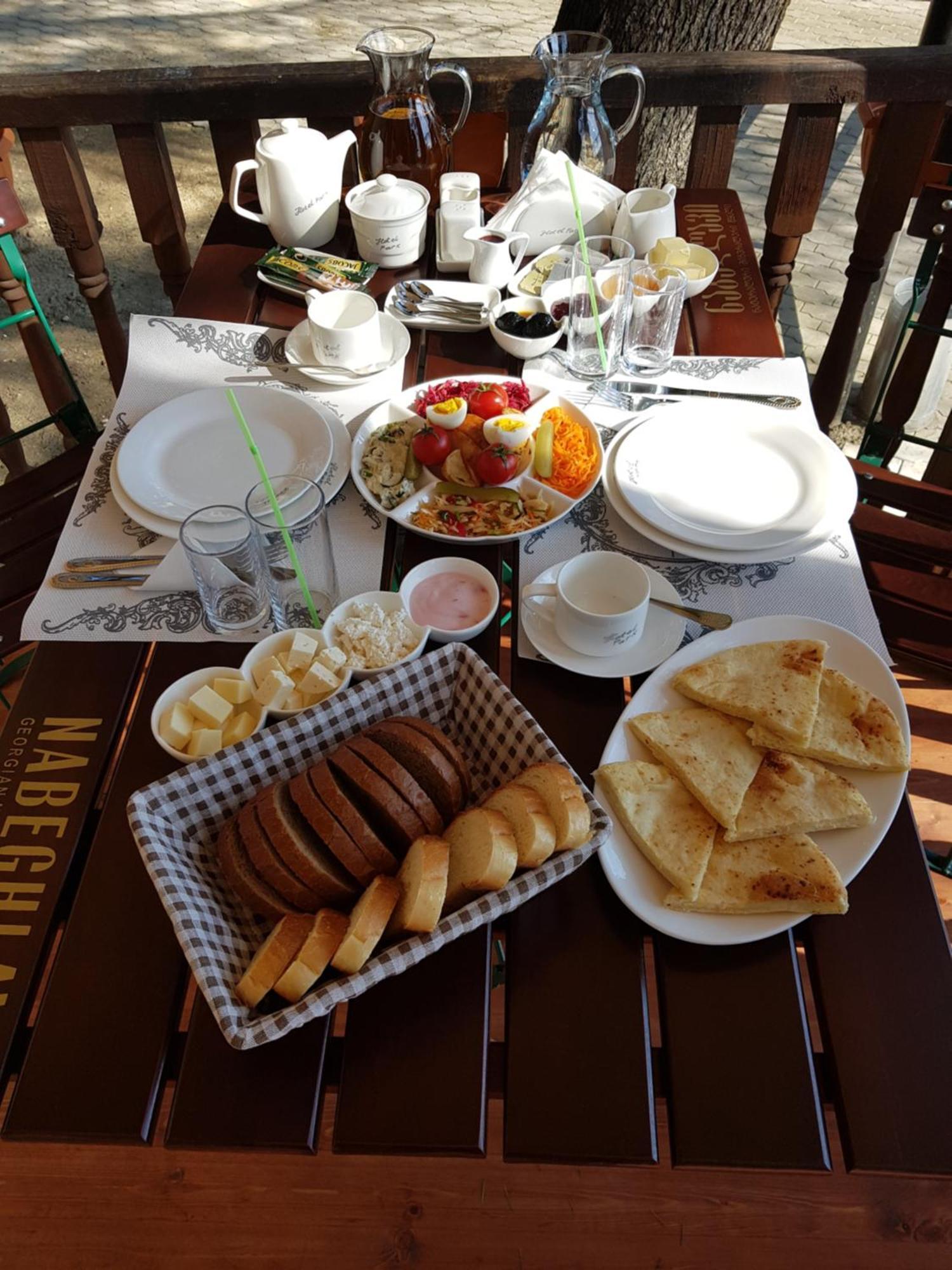 Park Hotel Kutaisi Eksteriør bilde