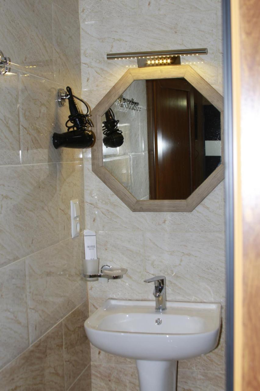 Park Hotel Kutaisi Eksteriør bilde