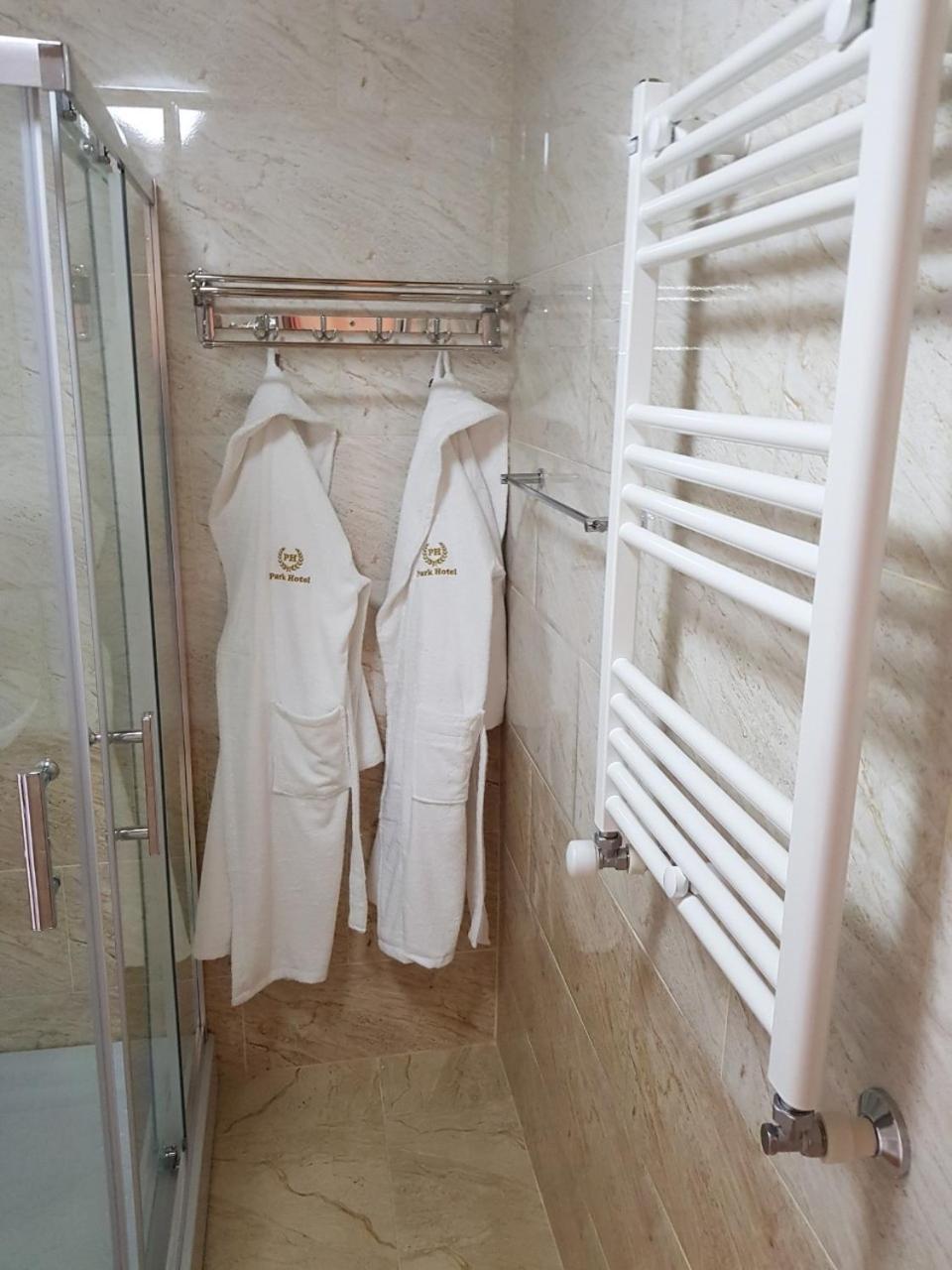 Park Hotel Kutaisi Eksteriør bilde